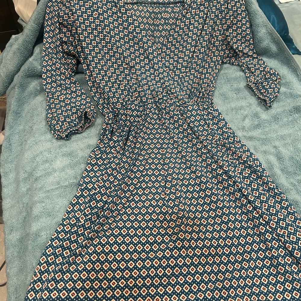 Gilli Blue and White Patterned Midi Dress